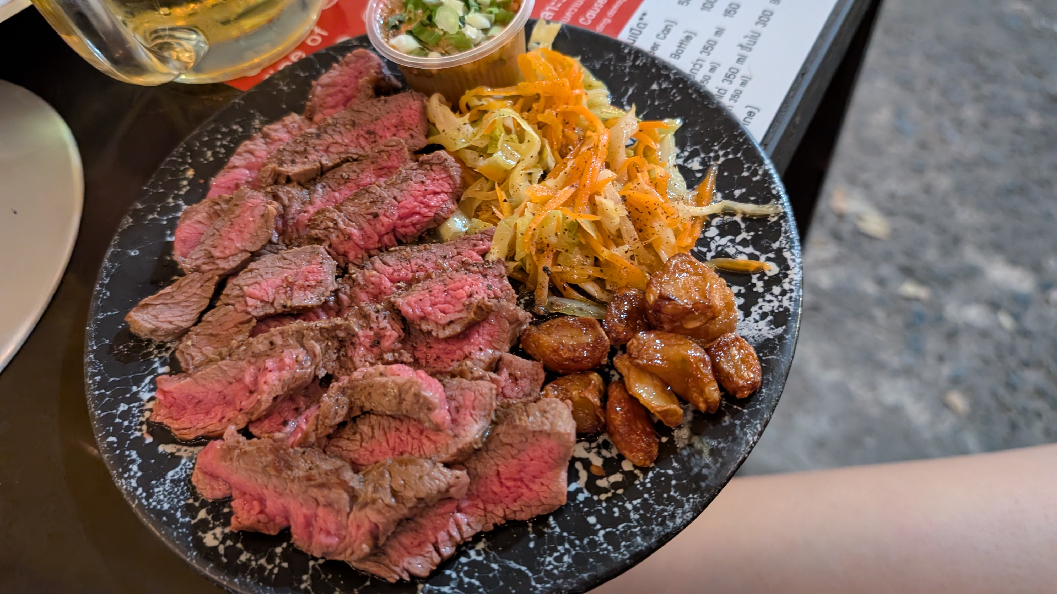 Gegrilltes Steak vom Camping Ground Stand